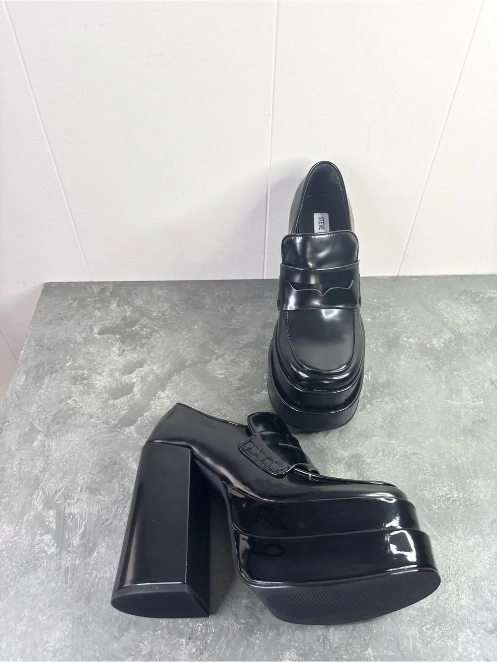 Steve Madden new box